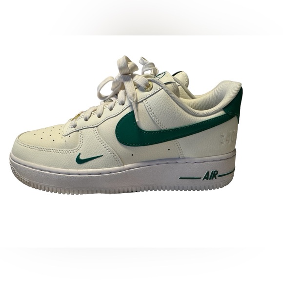 Nike Shoes - Nike Women’s Air Force 1 Shoes. Size 7.5